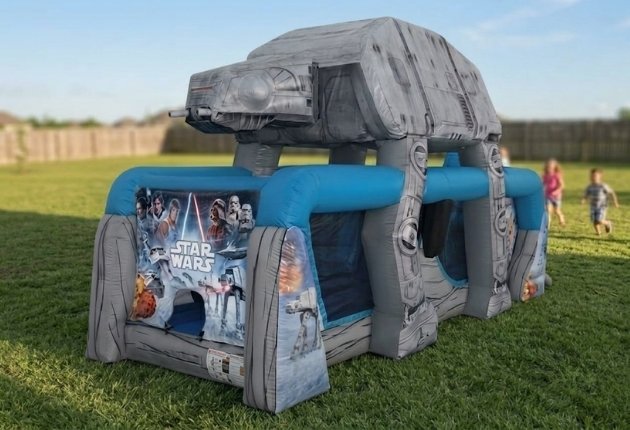 Size and layout of the Star Wars AT-AT obstacle course rental